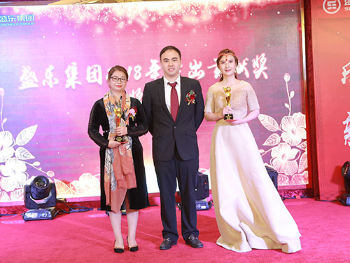This year’s Outstanding Contribution Award, winners: Li Yanhua, Liu Lianbin